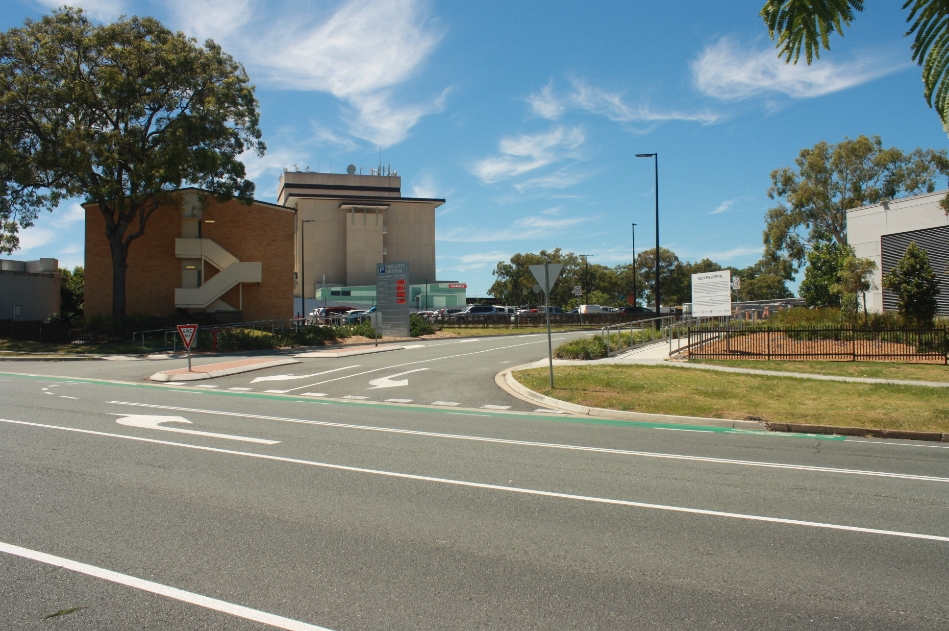 Entry to the new Hospital Carpark