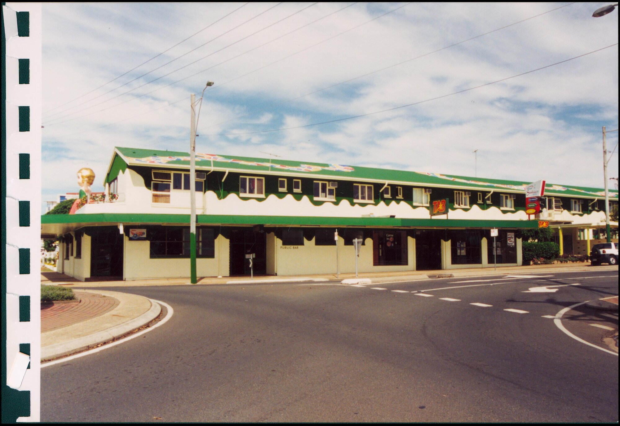 Redcliffe Seabrae Hotel May 2001