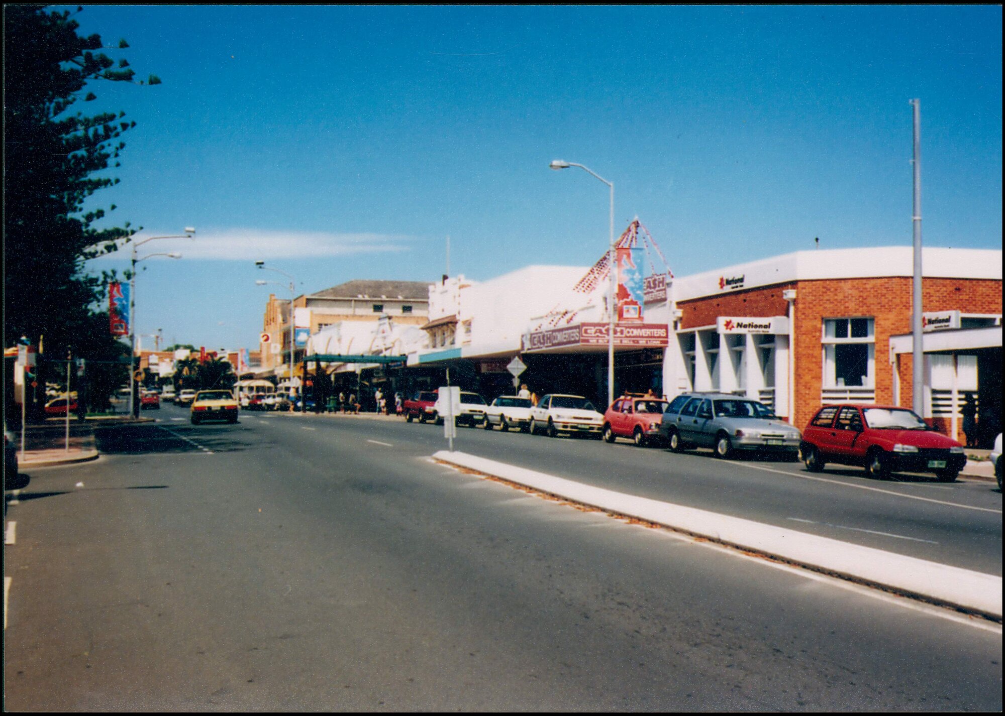 Looking south down Redcliffe Parade
