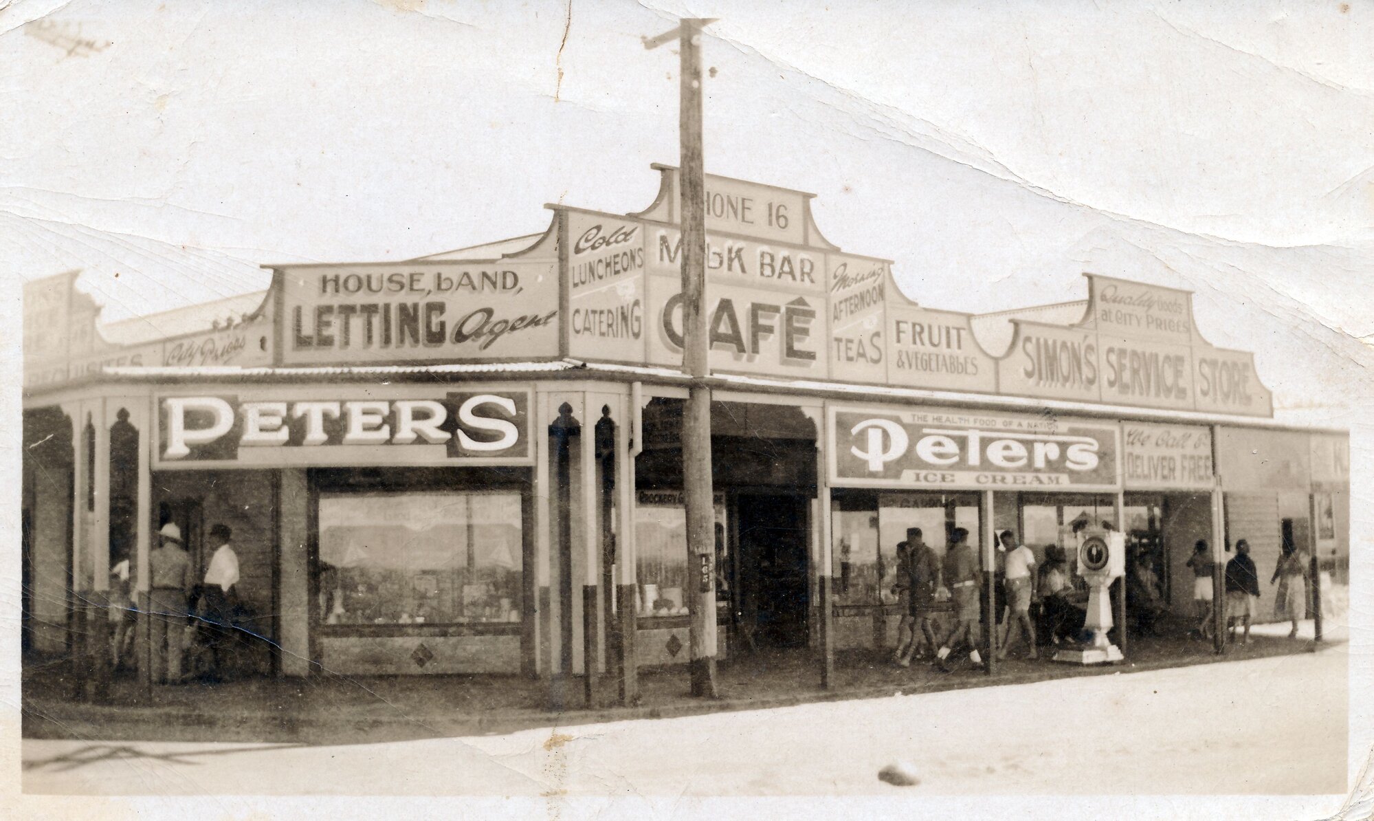Family Store 1947