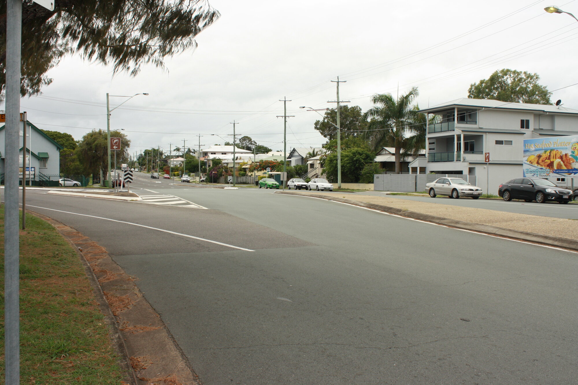 Intersection of Hornibrook Esplanade and Oxley Av - Woody Point