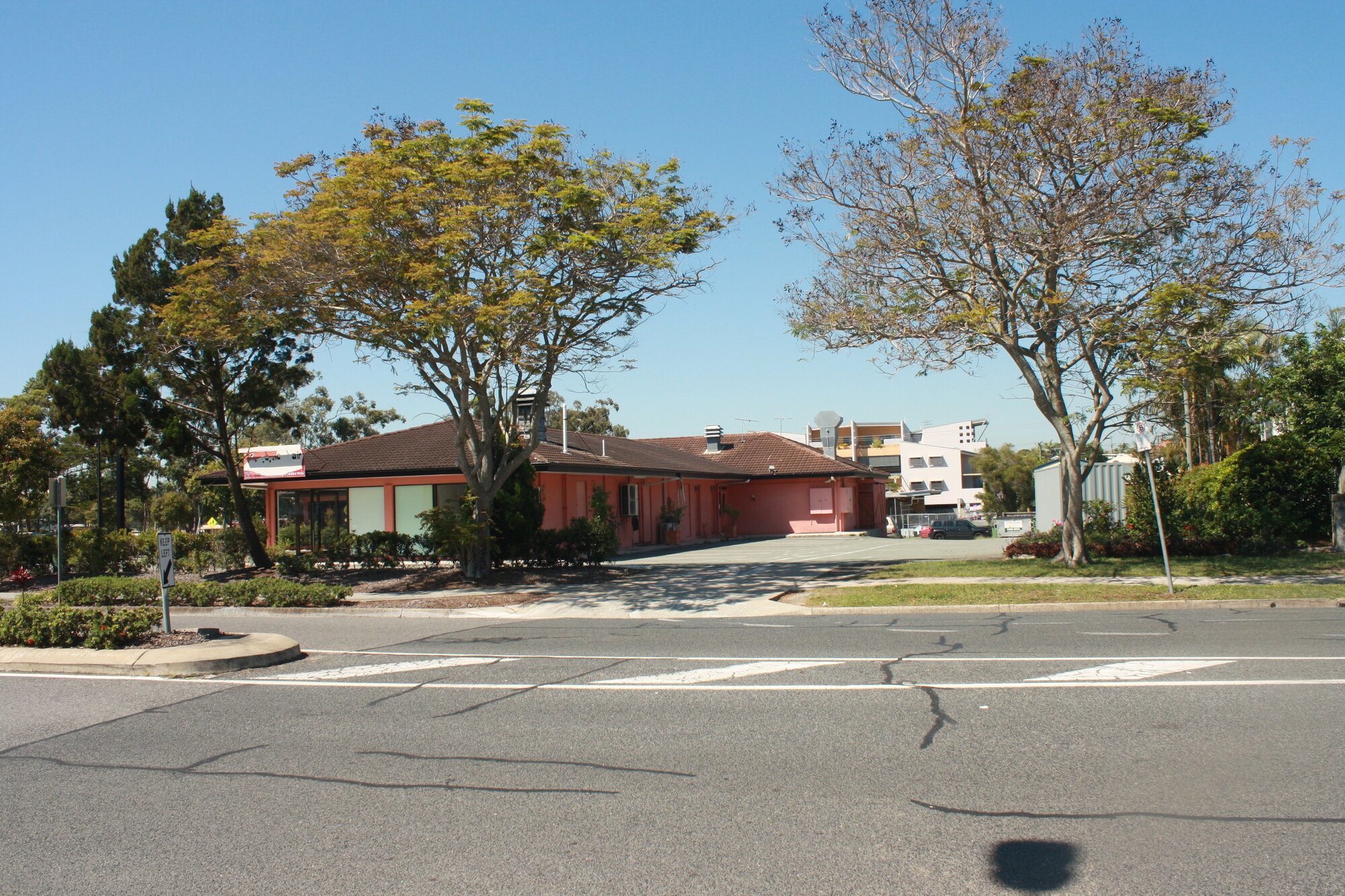 The back of Mummas and DJ Thai Restaurants