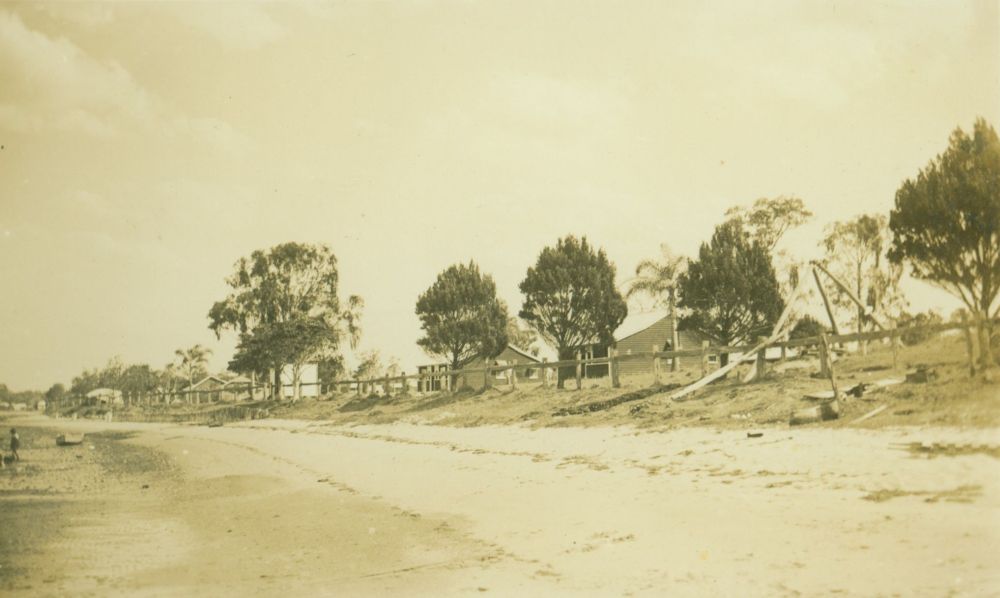 Beach along foreshore at Deception Bay