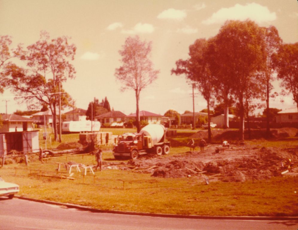 Construction of the new Deception Bay Library, ca. 1977