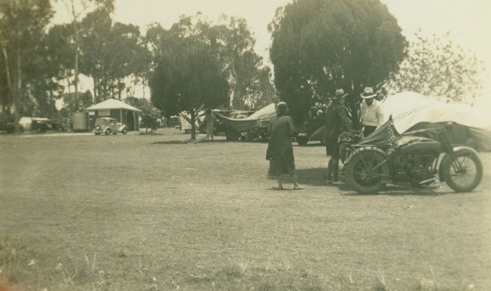 Cars along the foreshore at Deception Bay in 1929