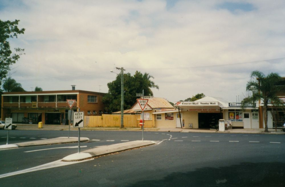 Shops and Kiosk in Bayview Terrace Deception Bay in 1991