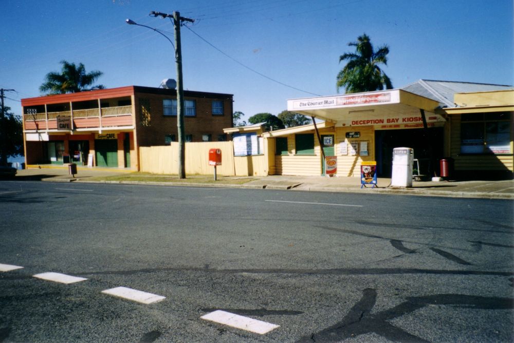 Shops in Bayview Terrace Deception Bay in 2002