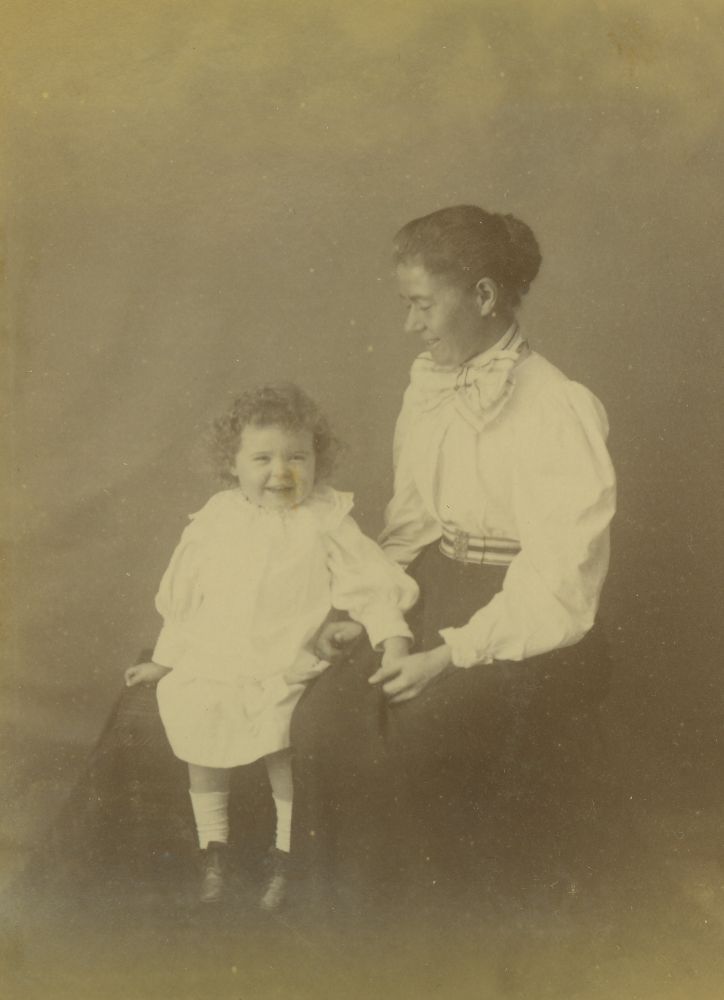 Cecilia Bancroft with daughter Mabel Josephine Bancroft