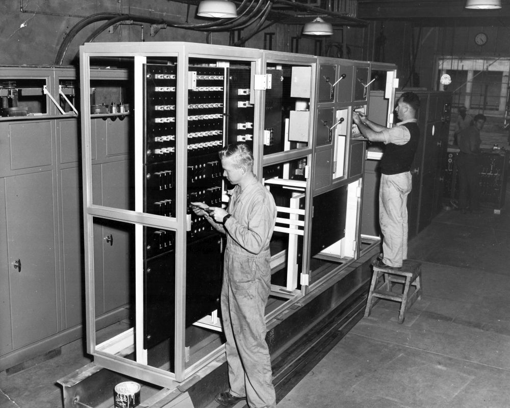 Keith Vieritz and Charlie Bragg worked at the Petrie Mill