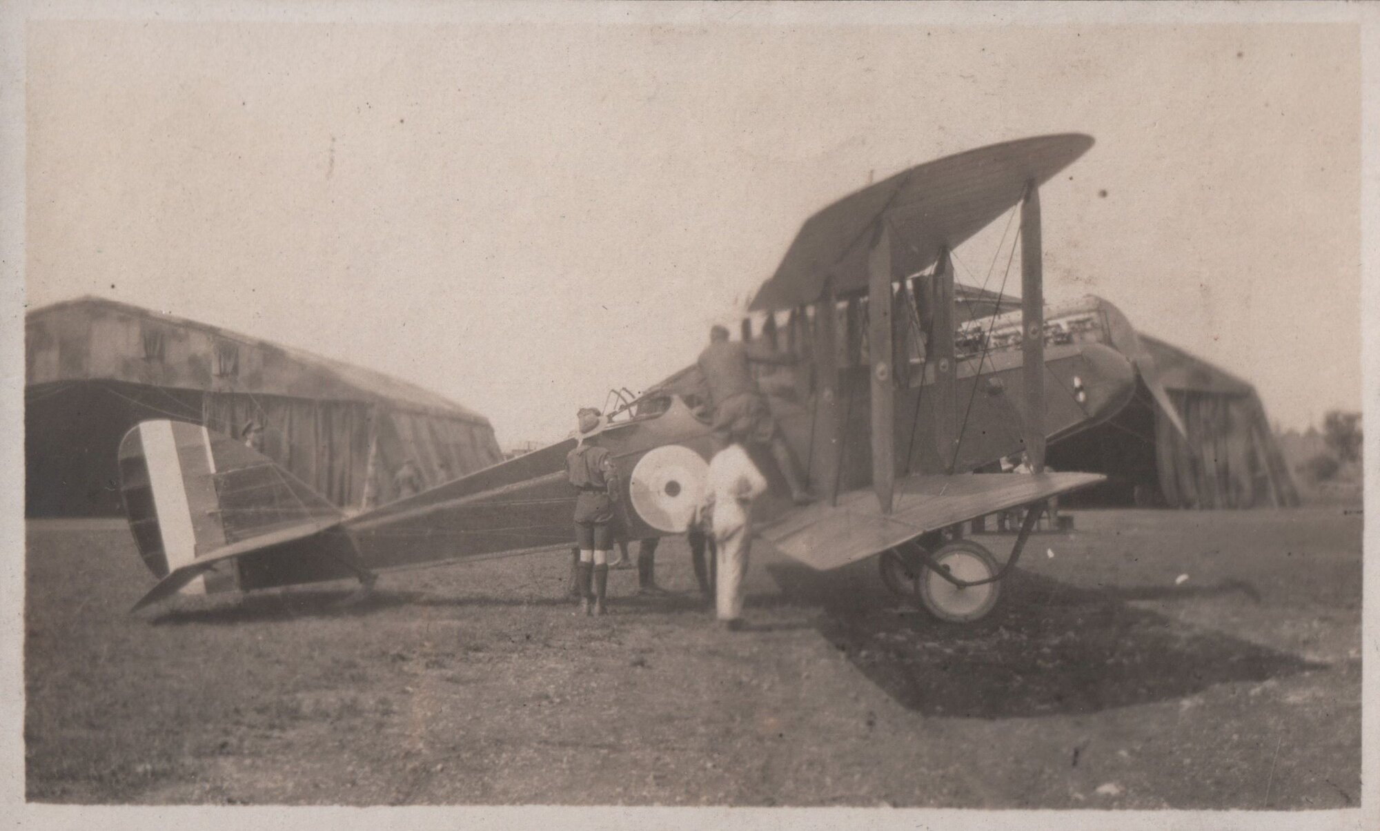 D.H.9 plane fitted with a 250.B.H.P. engine