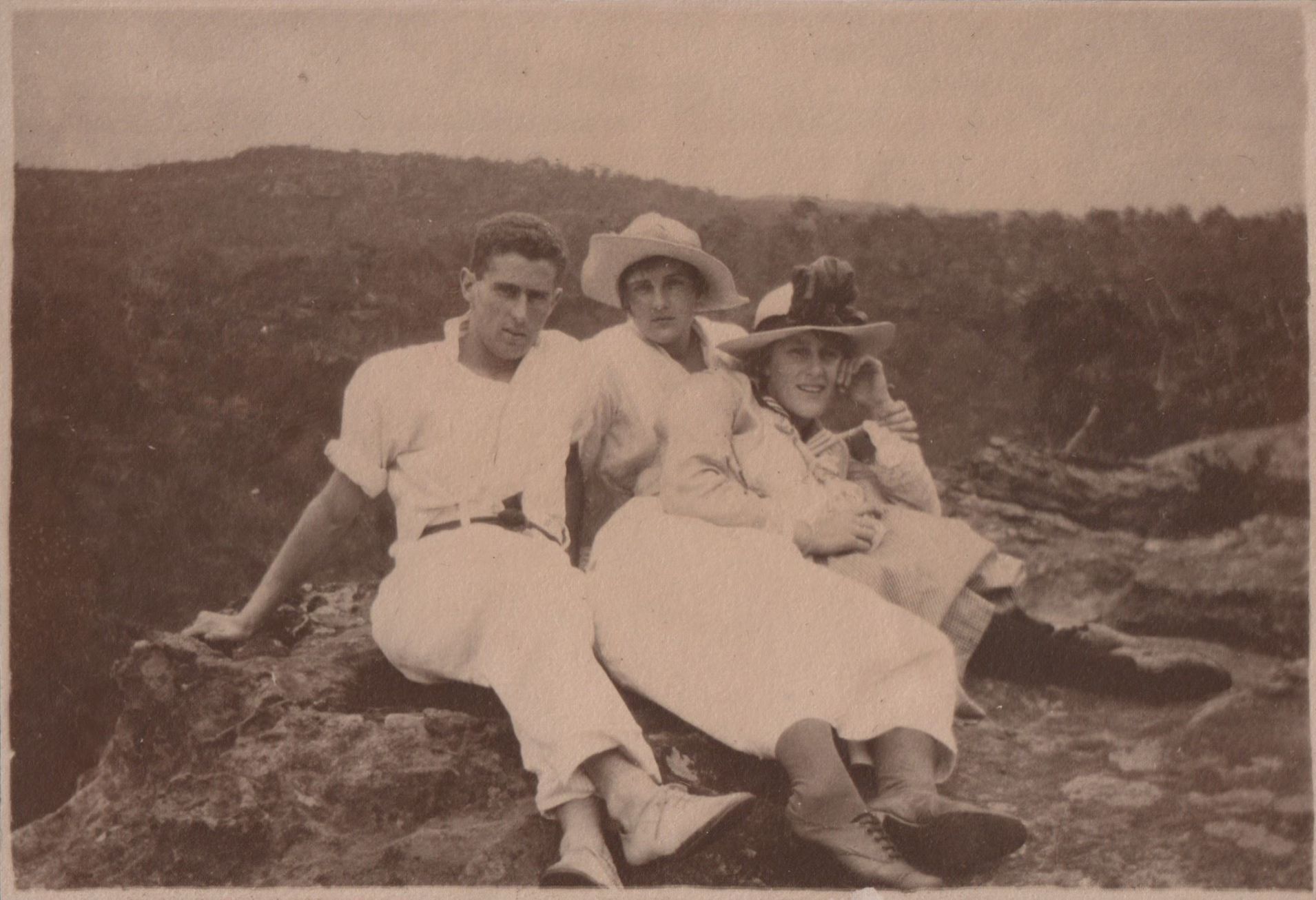 On Mount Walker Middle Harbour Sybil, Nea and Charlie