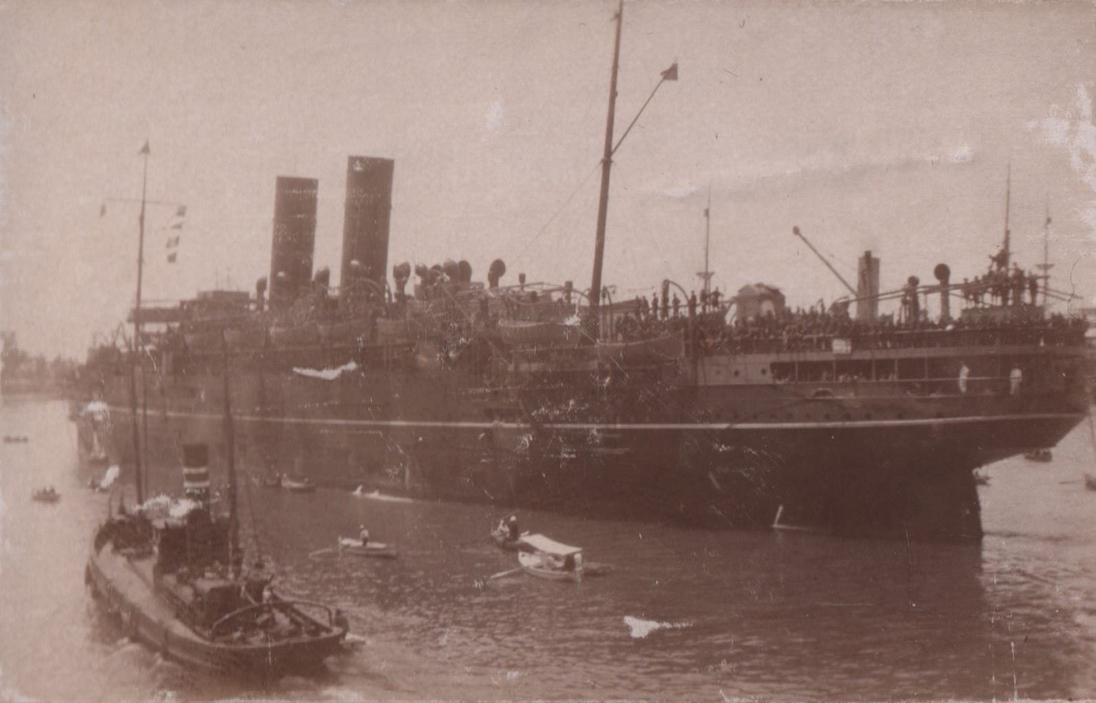 Ships and boats in harbour