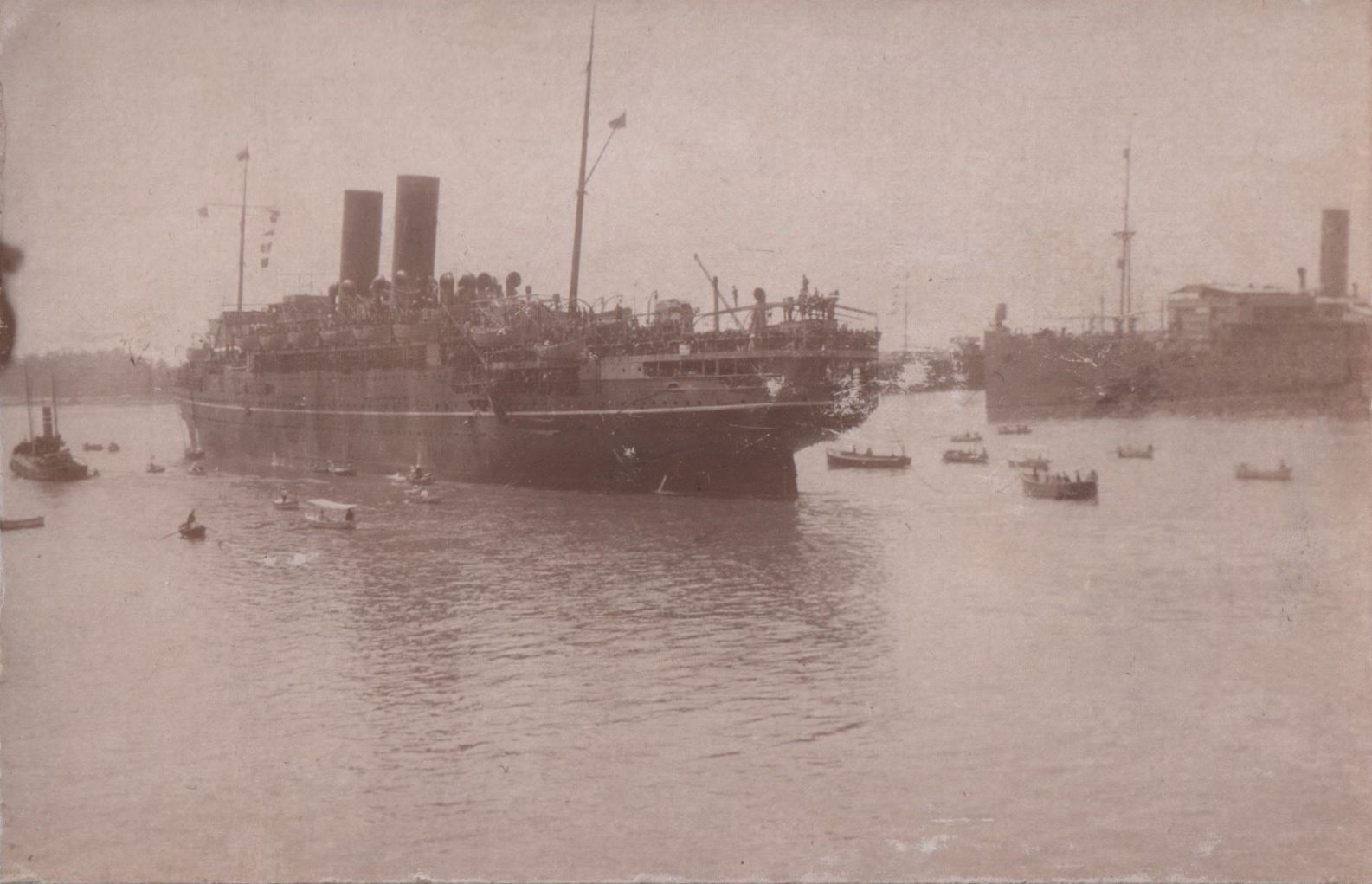 Ships and boats in harbour