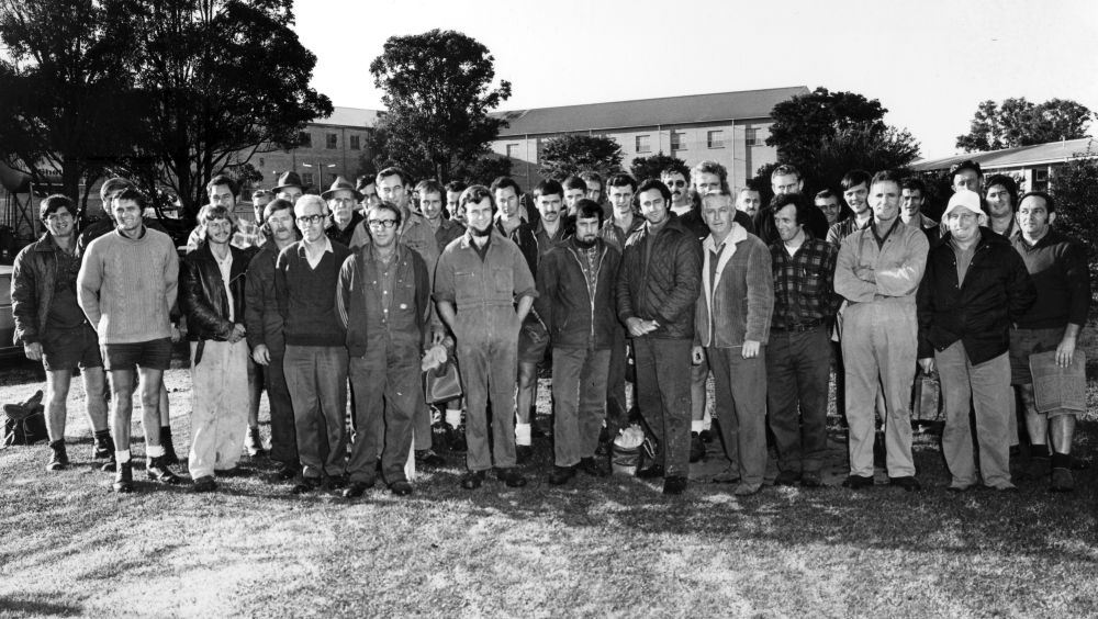 Large group of workers at the Petrie Mill, 1976