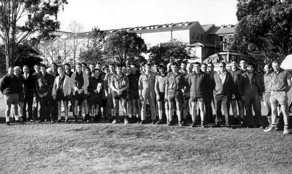 Large group of workers at the Petrie Mill, 1976