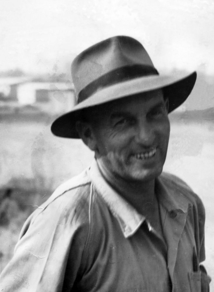 E. Simm worked at the Petrie Mill