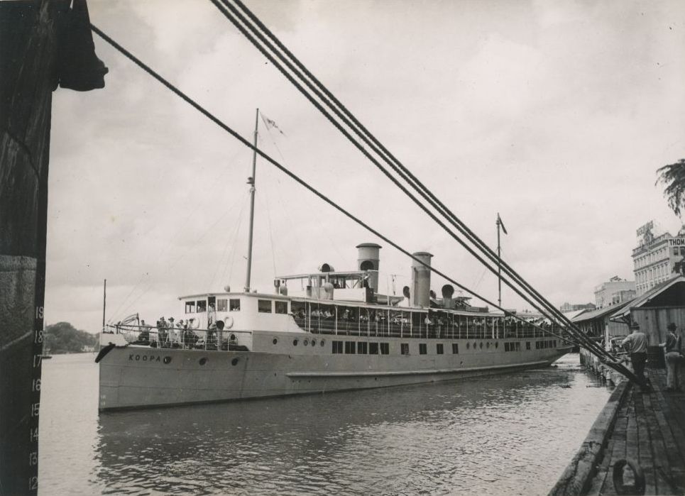 SS Koopa leaving the wharf in Brisbane
