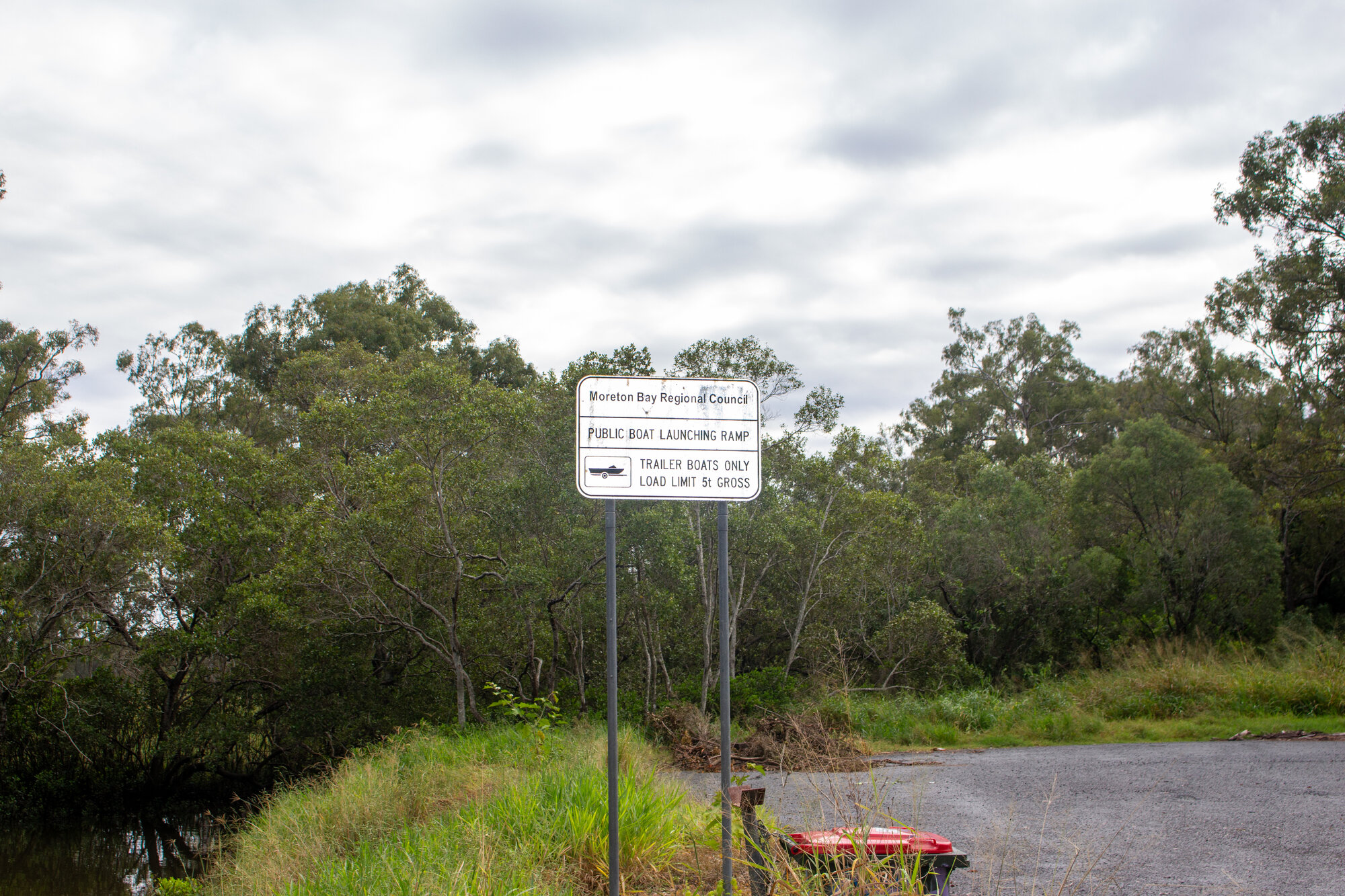 Parking area and public boat ramp access to Burpengary Creek 