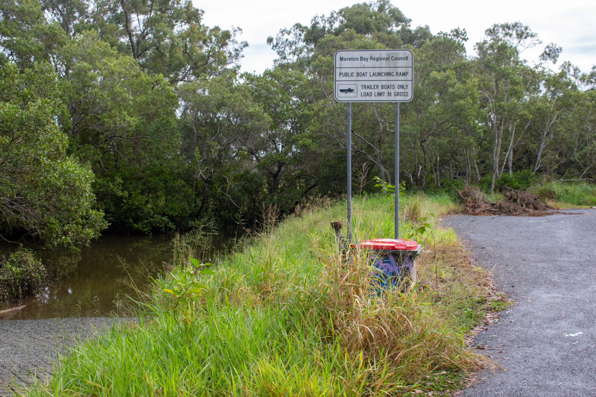 Parking area and public boat ramp access to Burpengary Creek 