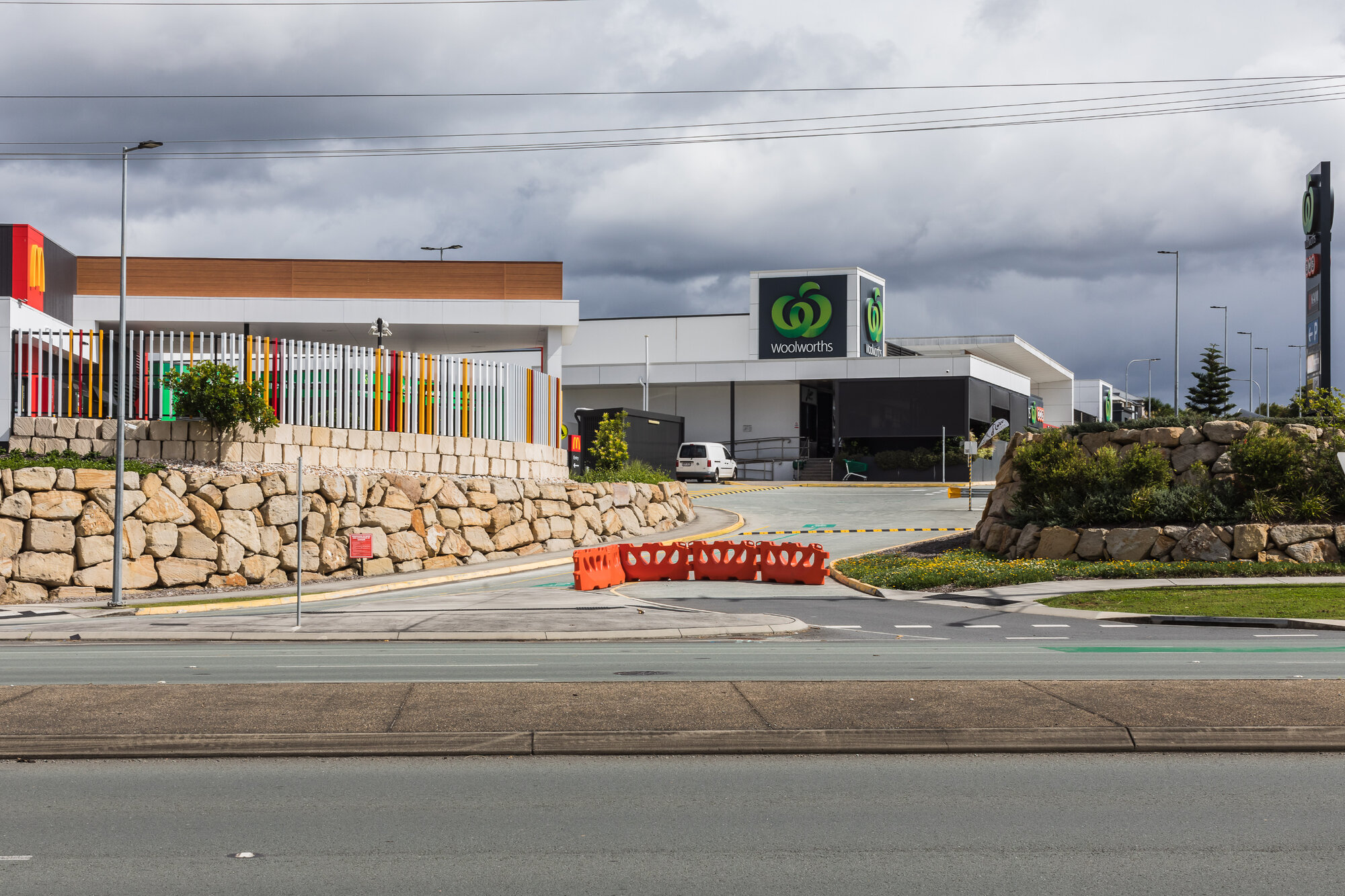 Entrance to shopping centre via Old Gympie Road Dakabin