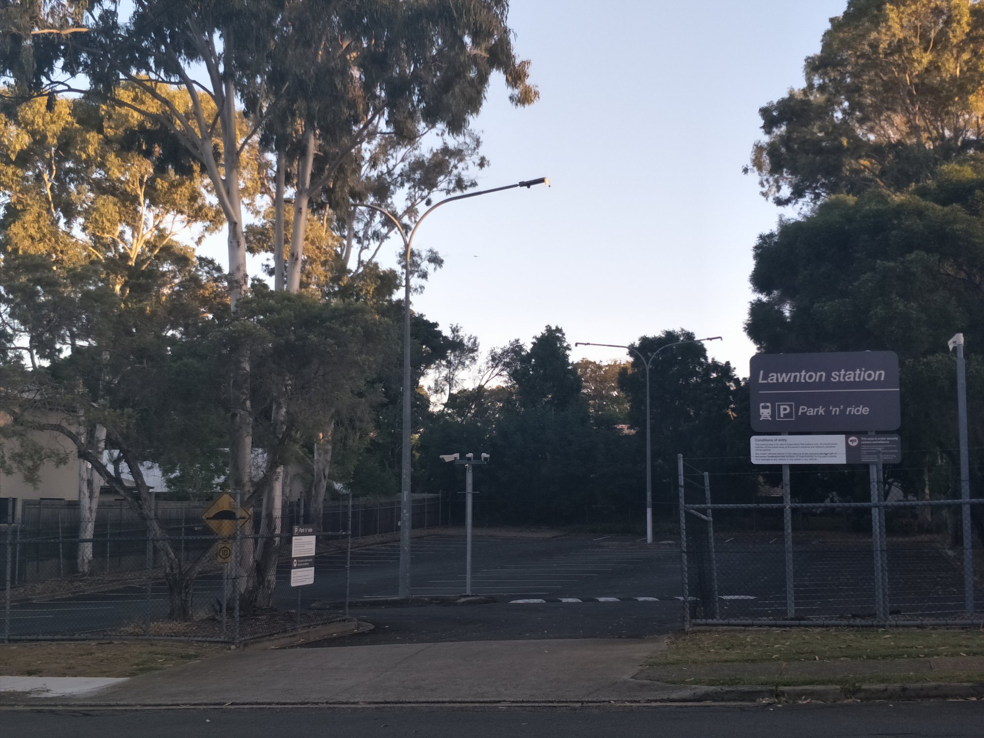 Lawnton Train Station Station Rd Lawnton - 14 April 2020 - 5.10pm Lawnton Station Carpark - 002