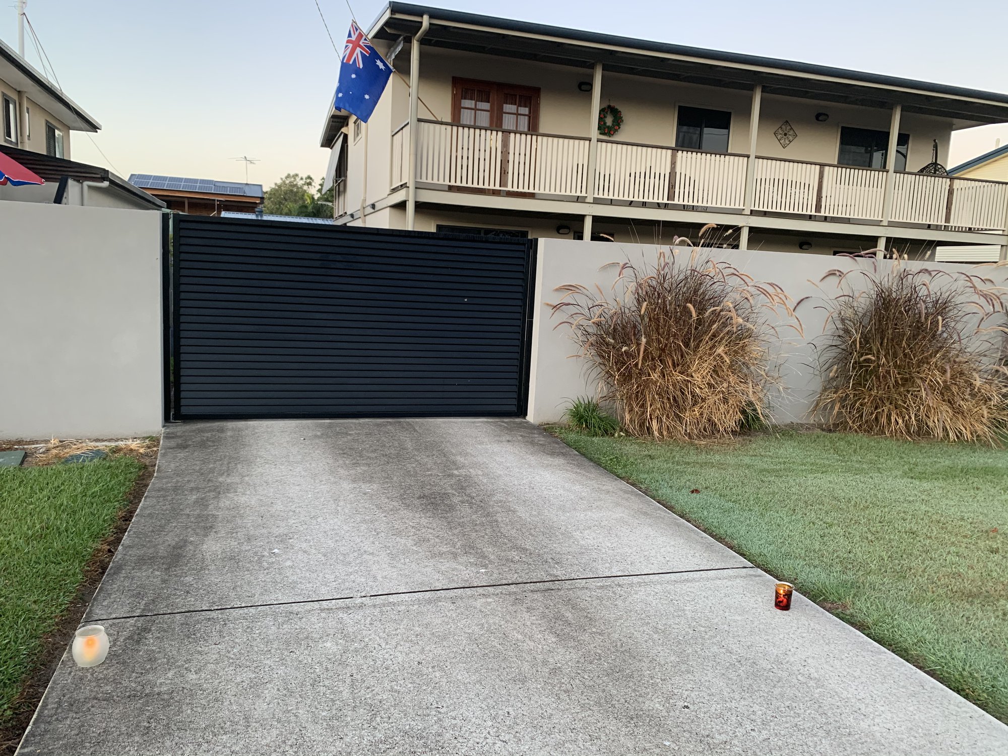 Griffith Road Scarborough - 25 April 2020 - driveway turnout along Griffith Road - 002