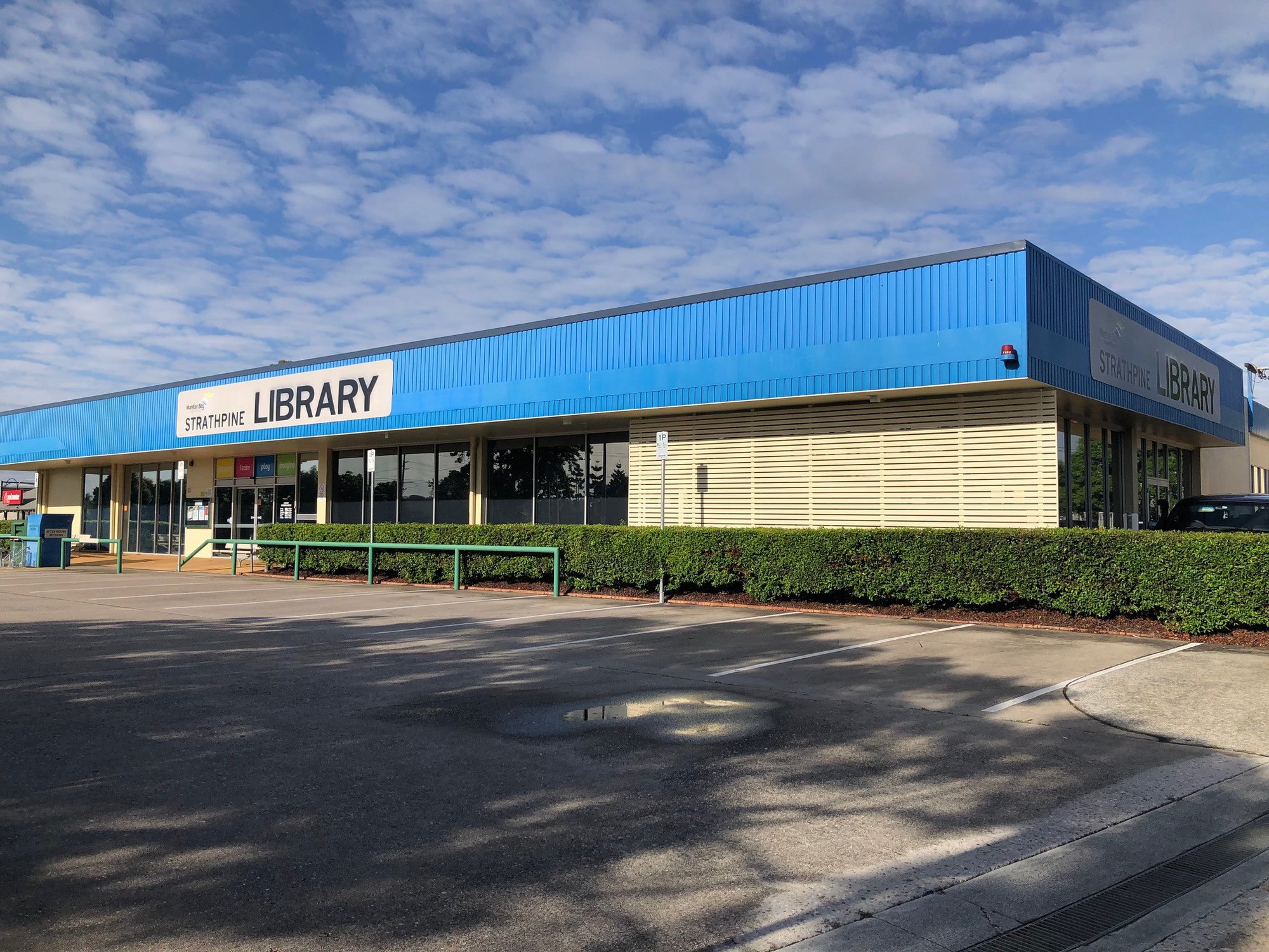 Strathpine Library - Station Road Strathpine - March 2020 - empty library carpark