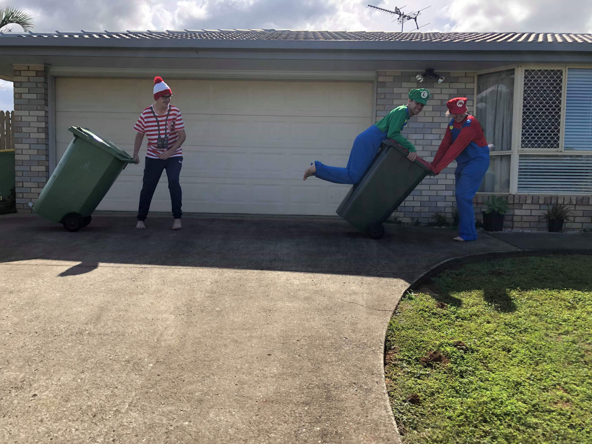 Coachwood Court Murrumba Downs - 23 April 2020 - Bin night