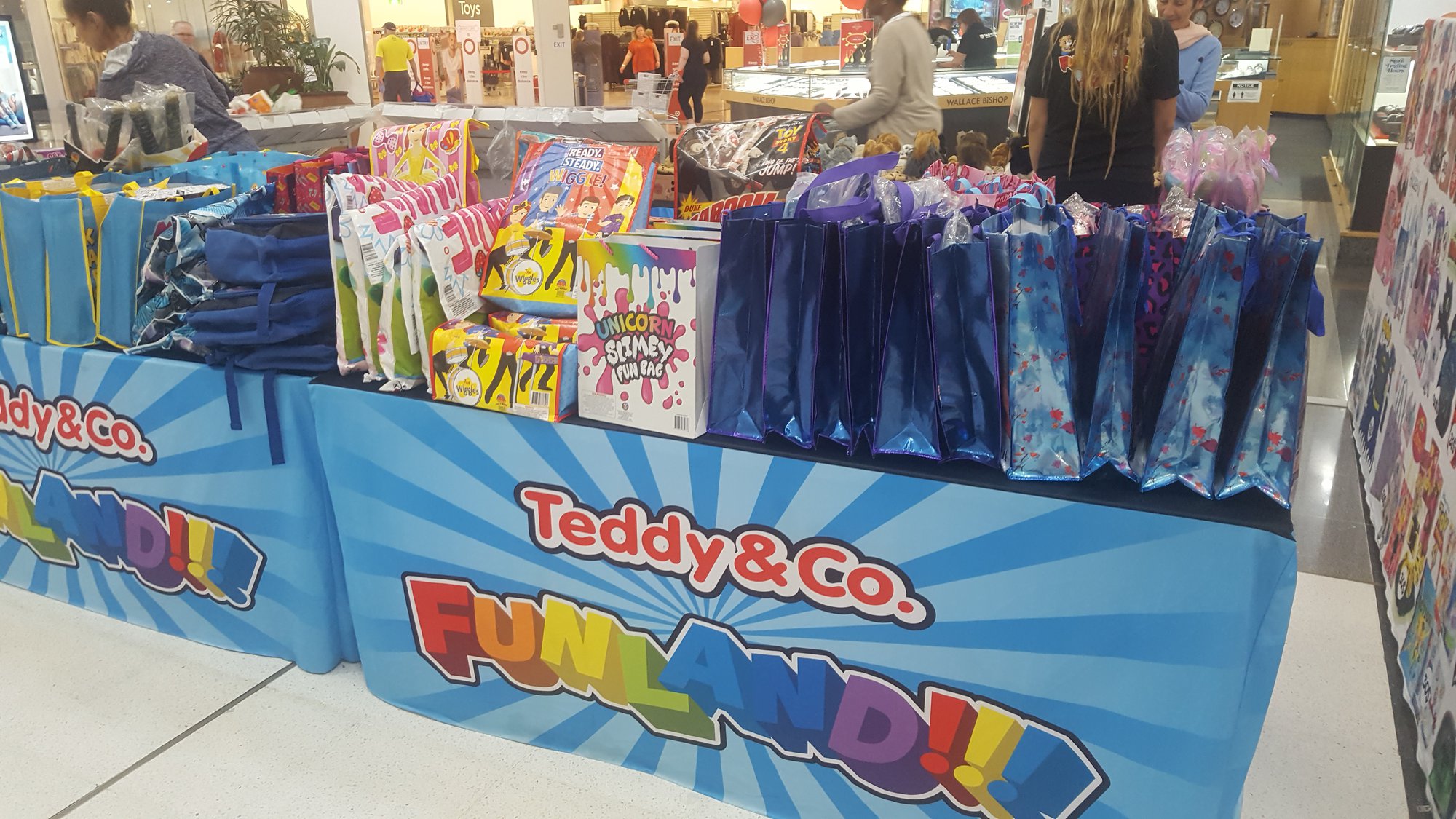 Westfield North Lakes - 13 Aug 2020 - showbags for sale in shopping centre due to cancelled show - 001