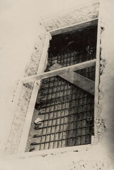 Finishing room column foundation