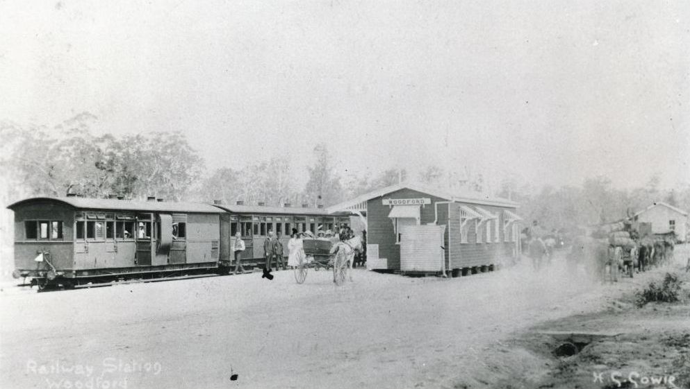 The first train to leave Woodford Railway Station, 1909