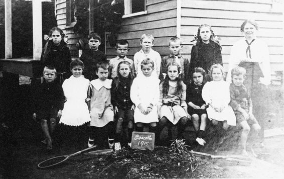 Pupils of Bracalba School in 1915