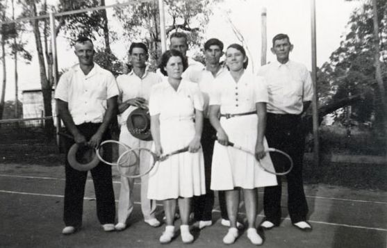 M.U.I.O.O.F. Lodge Tennis Team, ca. 1947