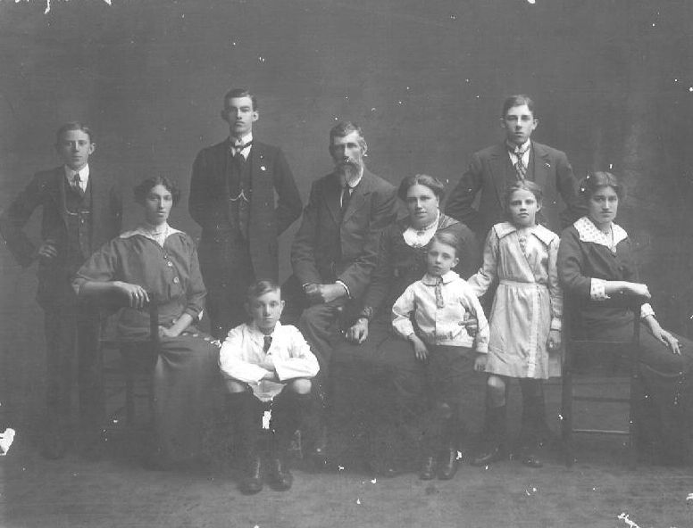 Family of Alex Somerville in 1914