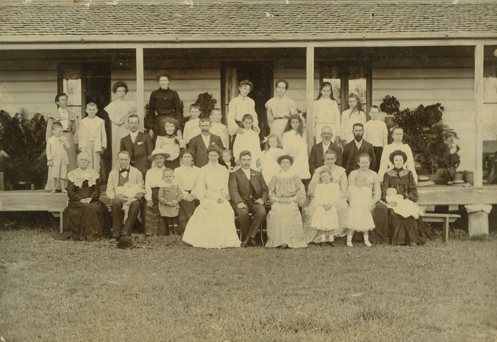 Wedding group at G.W. Mallett's home