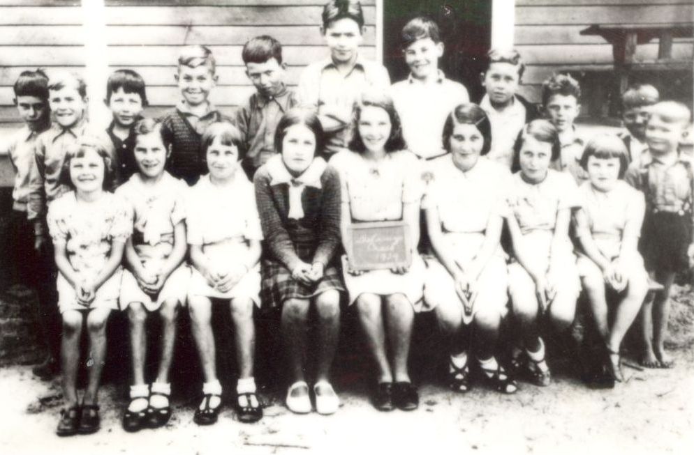 Pupils at Delaneys Creek School in 1939