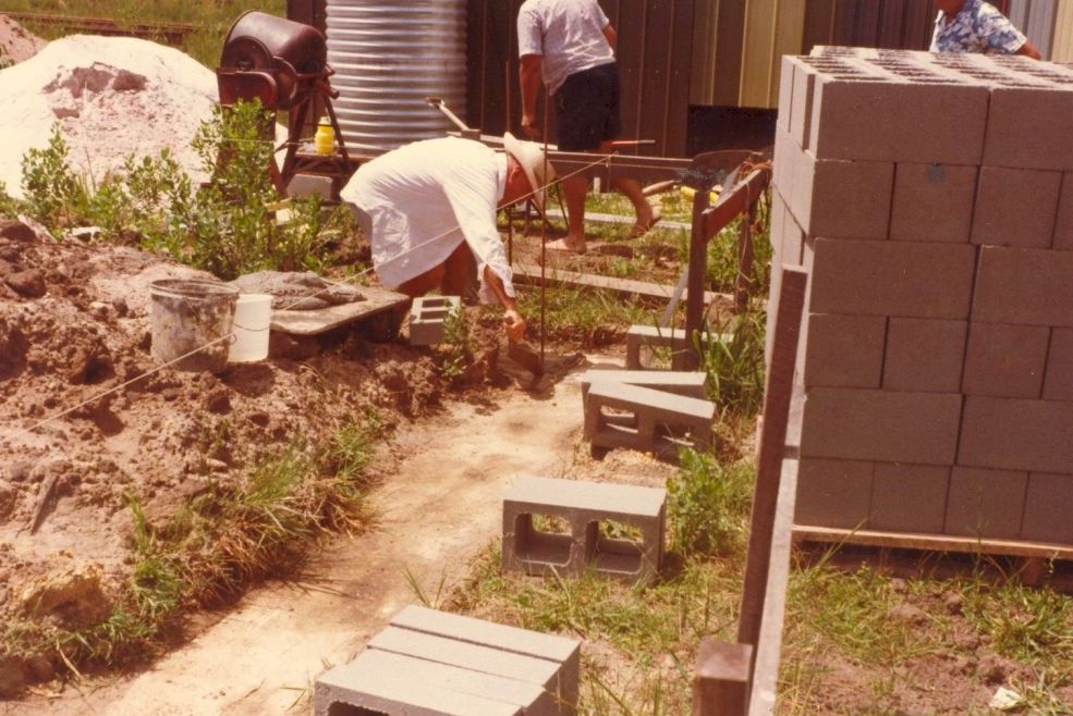 Albert Owen laying the first mortar for the Donnybrook Bowls Club building on 17 November 1980