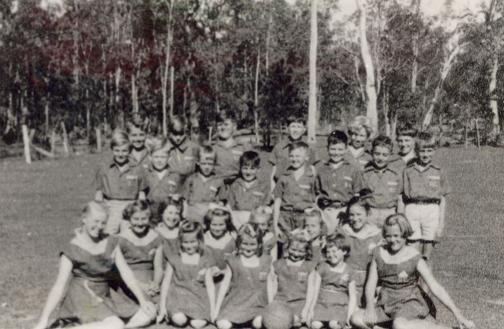 Pupils at Delaneys Creek School in 1954