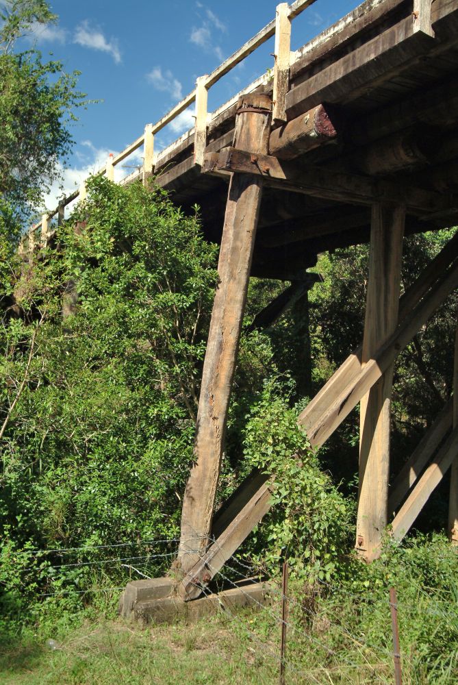 Left view of Gregor's Creek Bridge, prior to its demolition and replacement