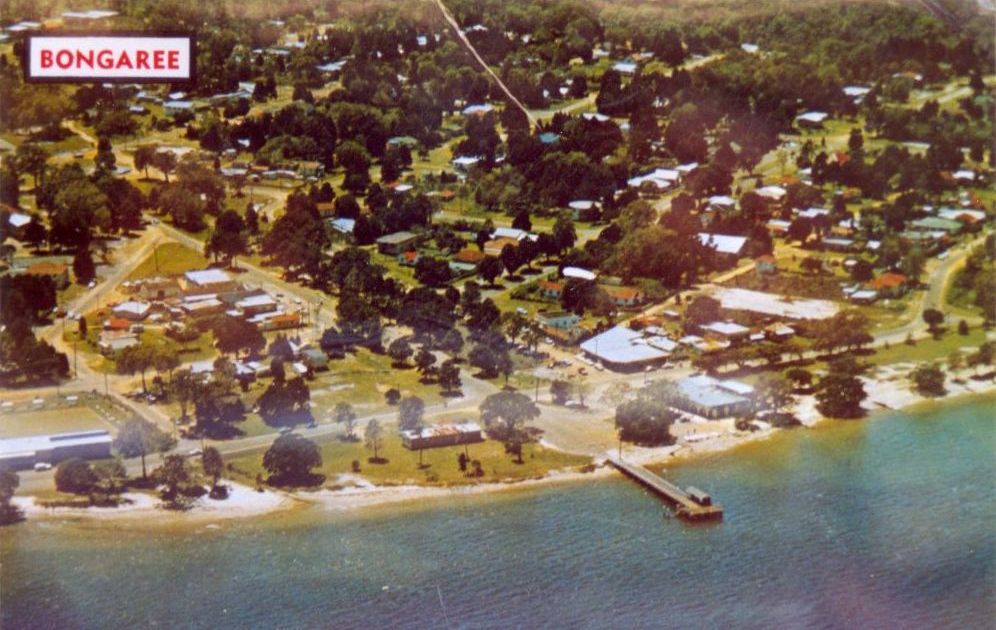 Villa Marina on the foreshore at Bongaree on the right side of the Bongaree jetty