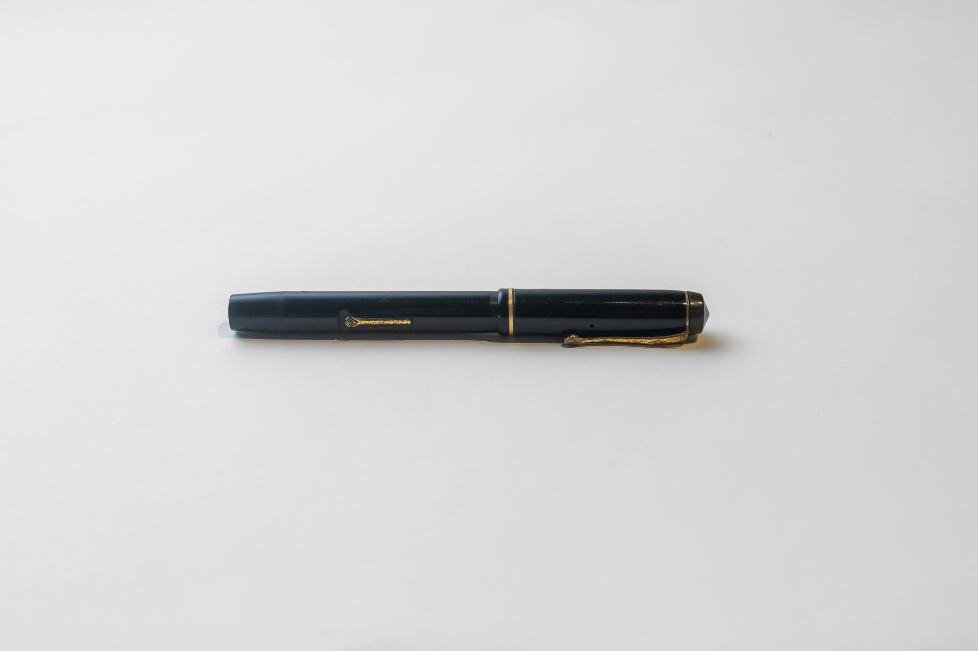 Fountain pen - Celluloid with 14ct gold nib, trims and lever