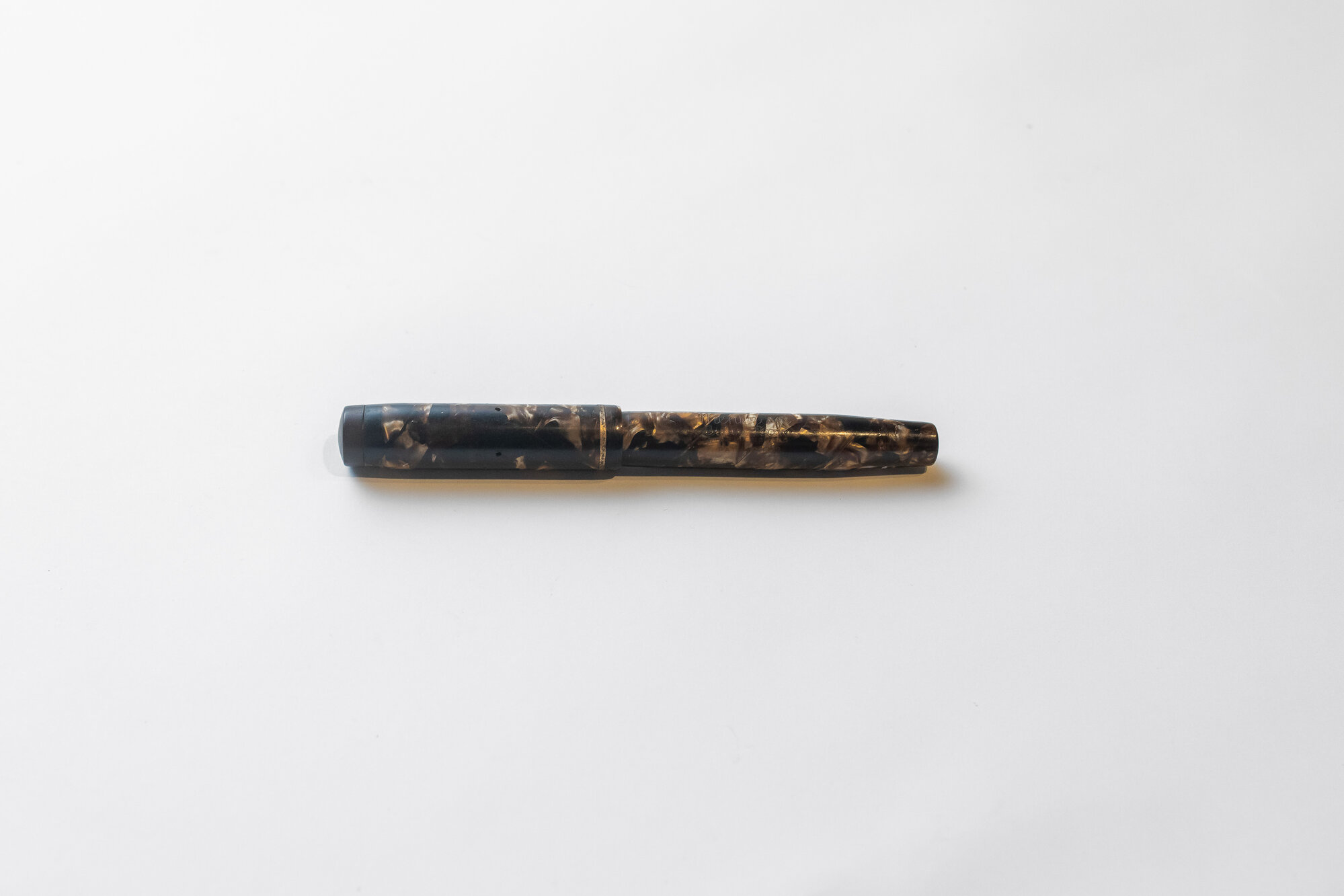 &lsquo;Auto-flow&rsquo; fountain pen - Celluloid with gold lever