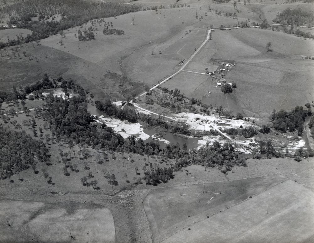 Aerial photograph showing Quinns Crossing over the North Pine River