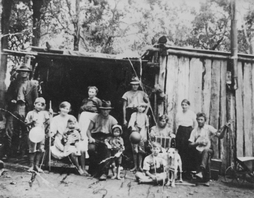 Cook family home in the Mt O'Reilly Road area at the Highlands, Samford Valley, 1920s