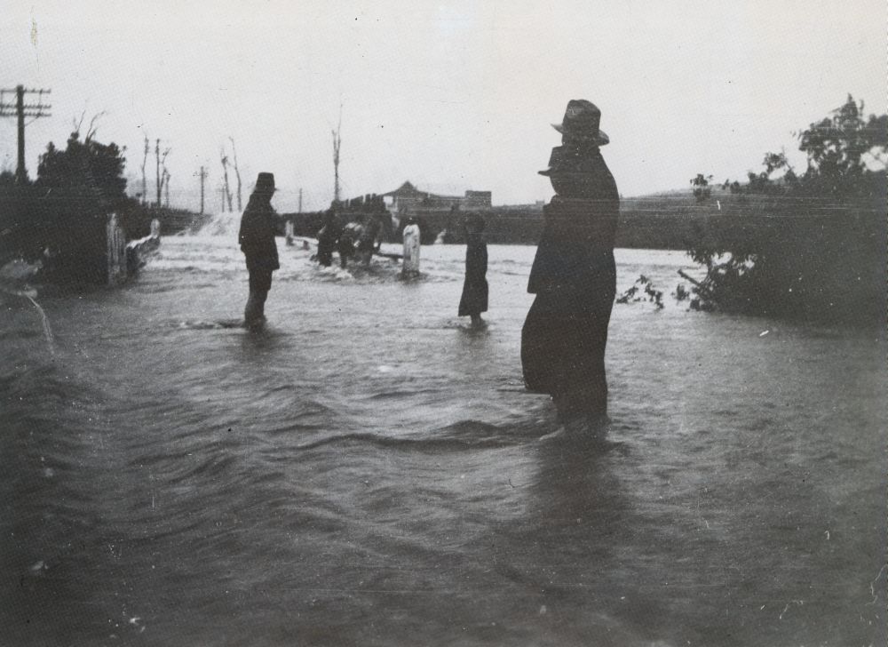 Samford Creek in flood, 1931
