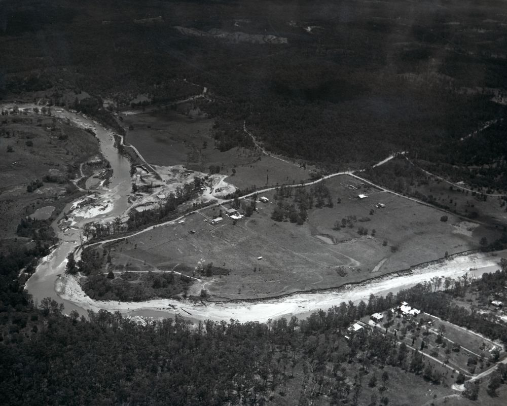 Aerial photograph showing sand and gravel extraction along the North Pine River, 1972