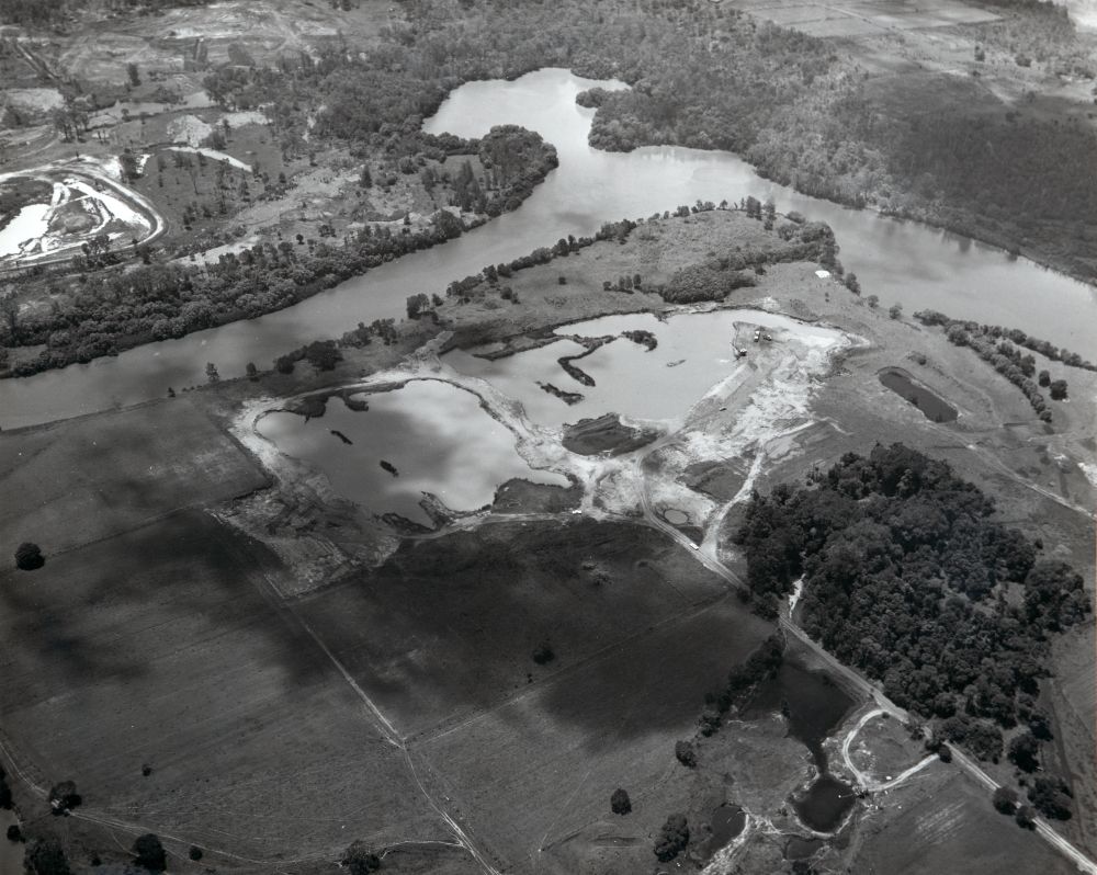 Aerial photograph looking northeast from Lawnton, 1972