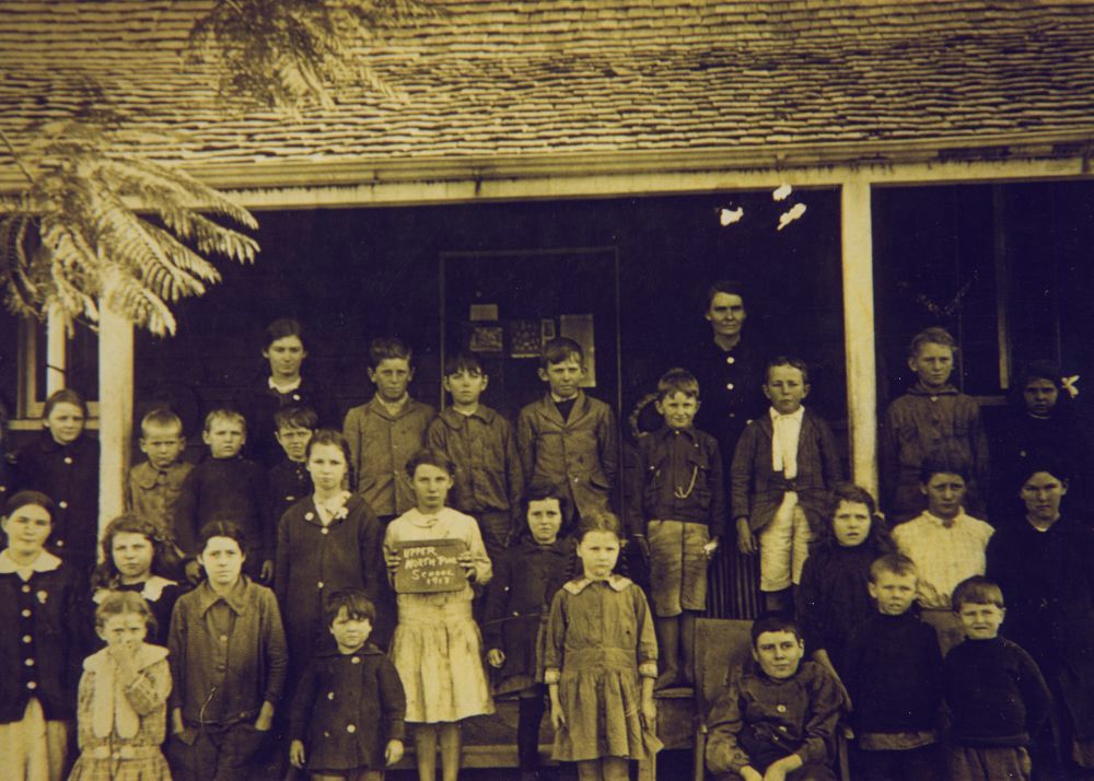 Students at the Upper North Pine School, 1917