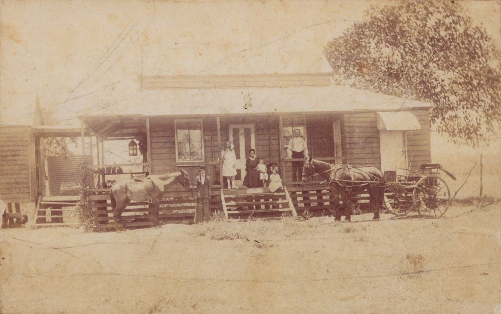 James Austin's house in Lawnton Pocket Road Lawnton, 1917