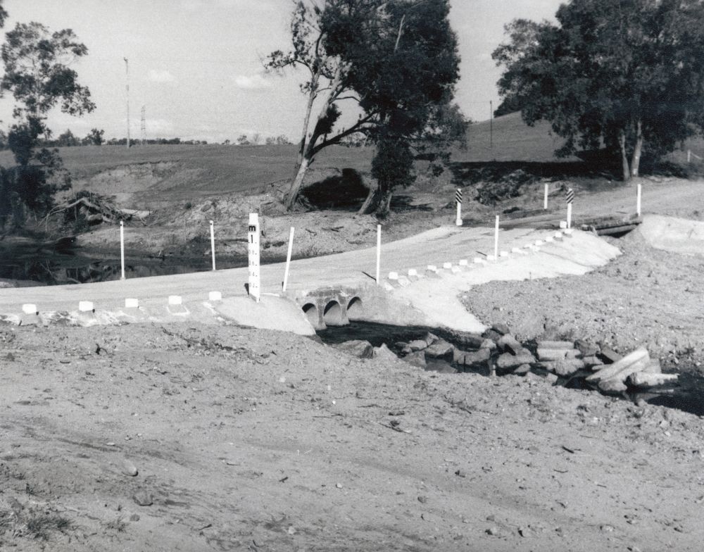 Drapers Crossing, 1975